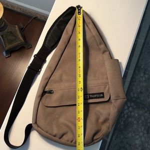 NWOT L.L. BEAN CROSSBODY TRAVELER BAG Hiking Outdoors Travel Storage Camping